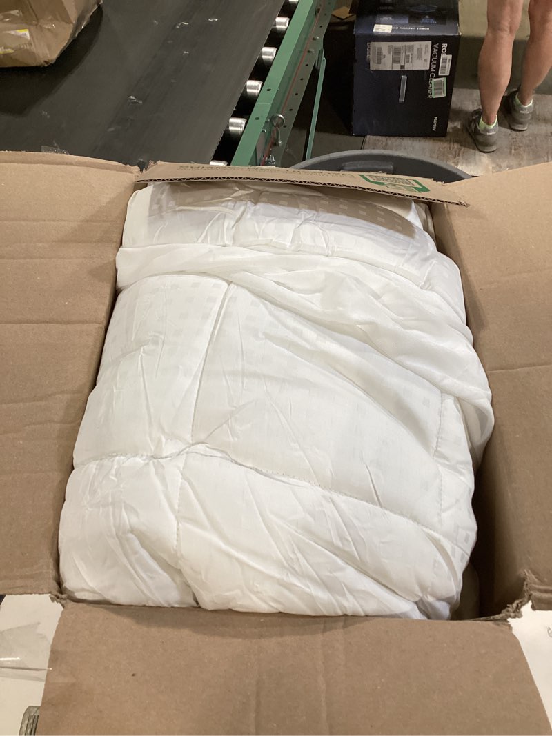 Condition photo showing As Is for easeland mattress pad king size pillow top mattress cover quilted fitted mattress protector cotton 8-21" deep pocket mattress topper(78x80 inches)