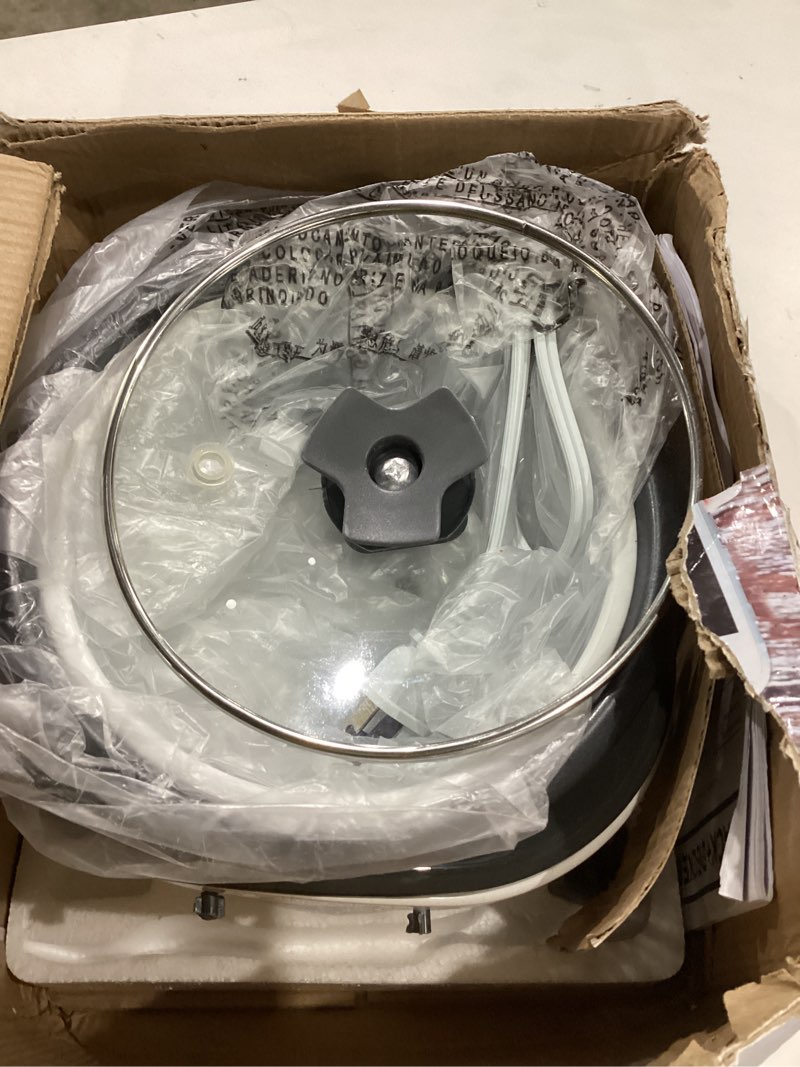Condition photo showing As Is for black+decker rice cooker 6-cup (cooked) with steaming basket, removable non-stick bowl, white 6-cup rice cooker