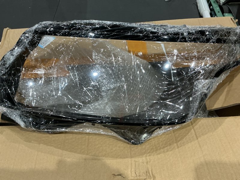 Condition photo showing Good Condition for newyall left and right headlight lens shell cover for land rover range rover 2014 2015 2016 2017