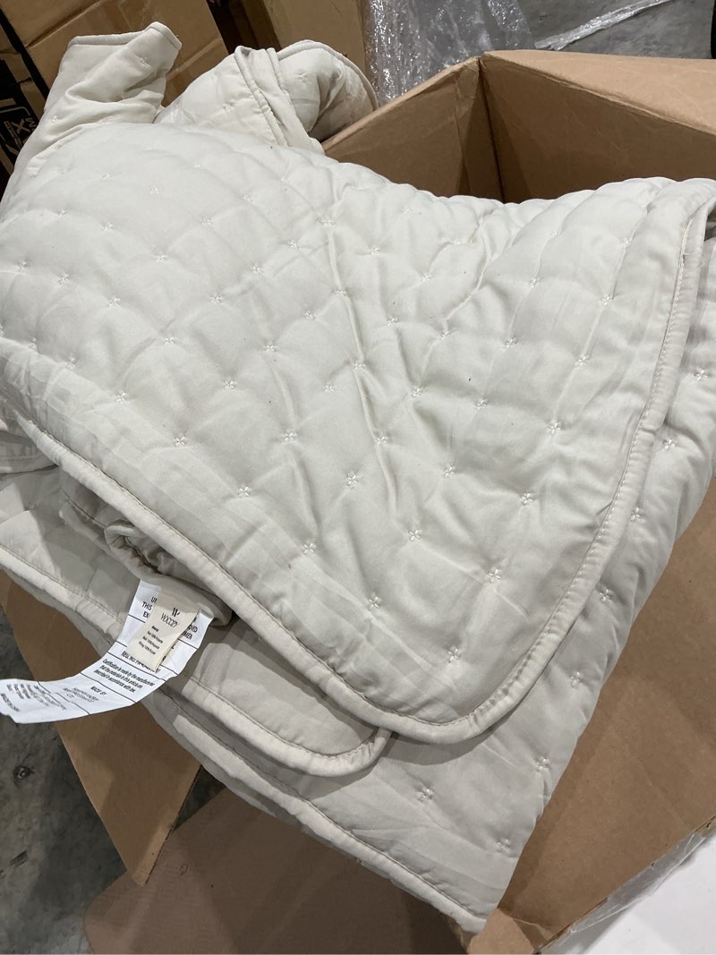 Condition photo showing As Is for incomplete  wdcozy ivory california oversized cal king size quilt bedding sets with 2 pillow shams, lightweight soft bedspread coverlet bed cover for all season, 3 pieces, 104 in x 90 in (265 cm x 229 cm