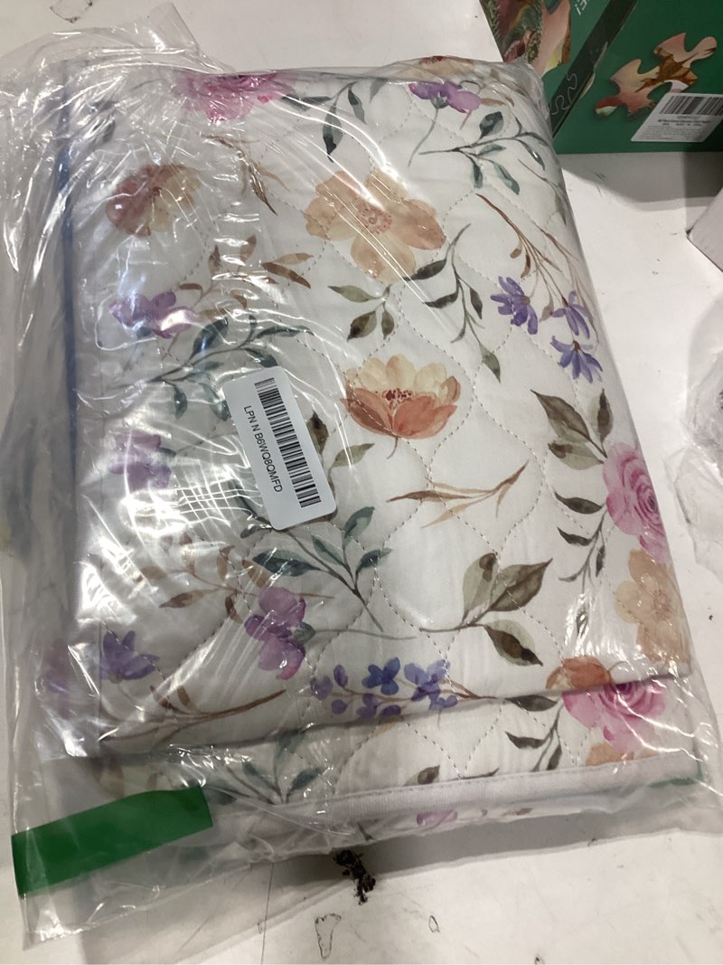 Condition photo showing New/Like New for organic incontinence pads for kids & toddlers - 5 layer waterproof protectors for overnight bed wetting - reusable & washable pee pads - fits twin to full size beds - 34" x 52" rainbow