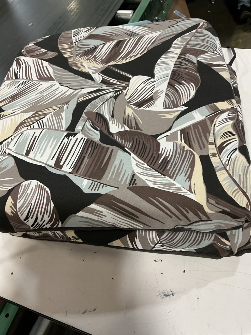 Condition photo showing Good Condition for 2 pcs style selections 18-in x 18-in modern black tropical patio chair cushion