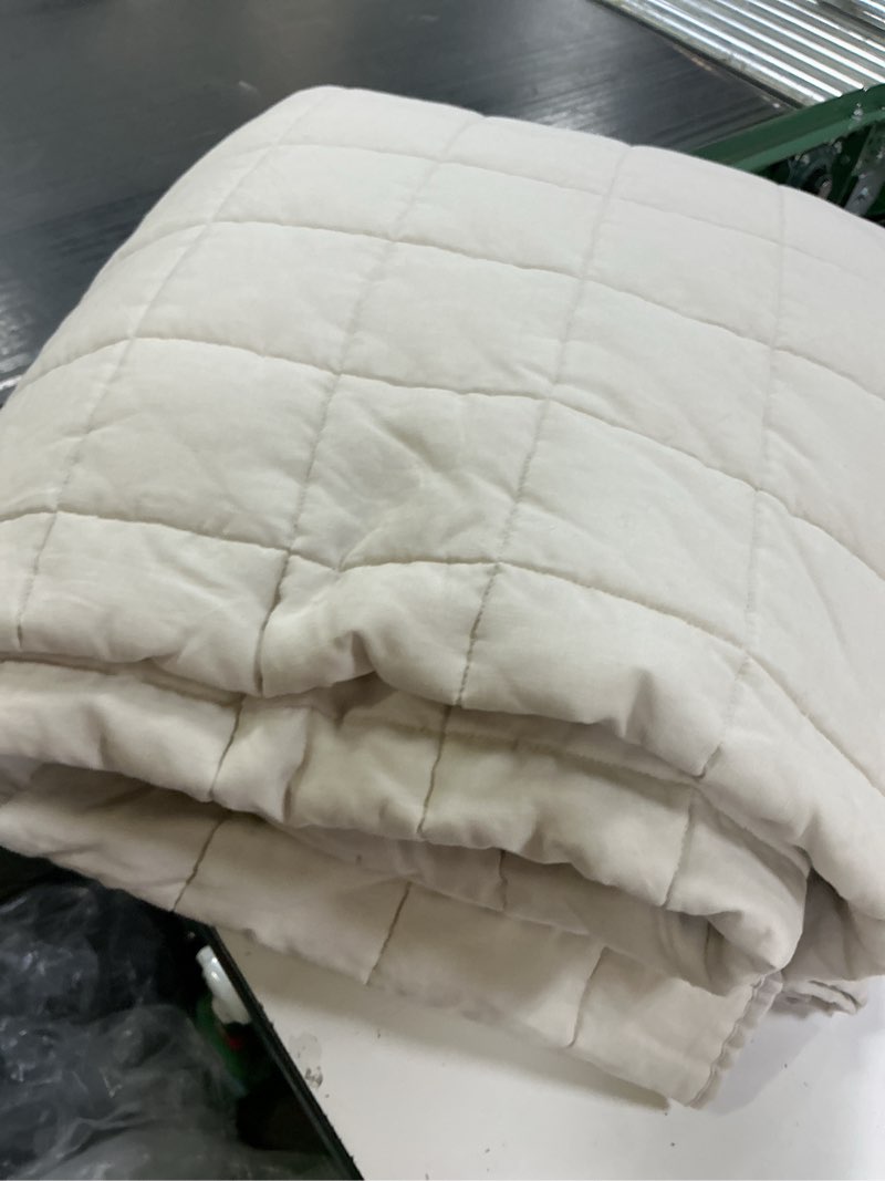 Condition photo showing Good Condition for european linen box quilt, king/cal king, sand
