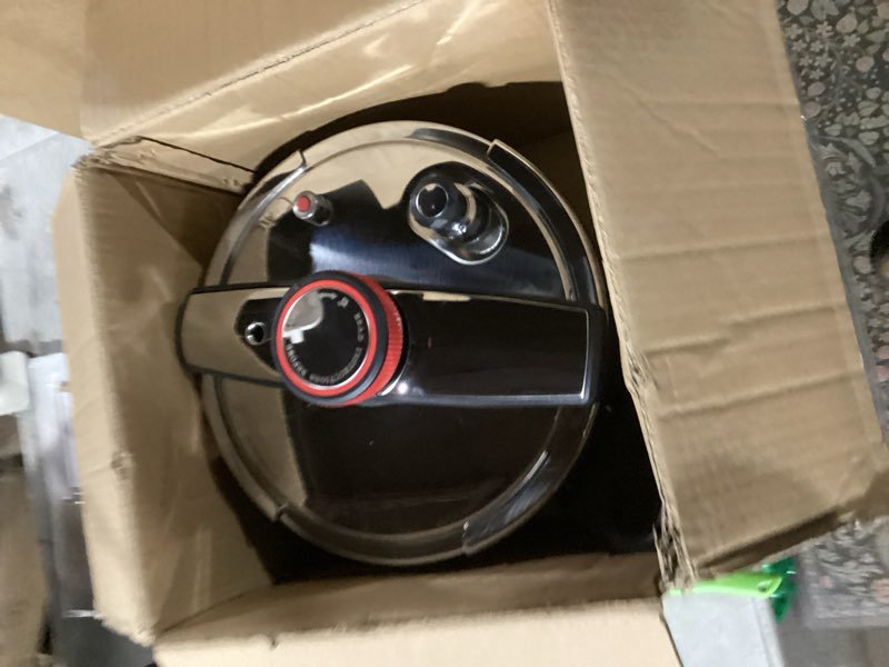 Condition photo showing Good Condition for pressure cooker stainless steel 8 qt, Olla de presion, stainless steel Pressure Cooker 8+ qt, Compatible with Induction and Gas Stovetops, ollas de presión para cocinar panela de pressao 8.5 Quarts