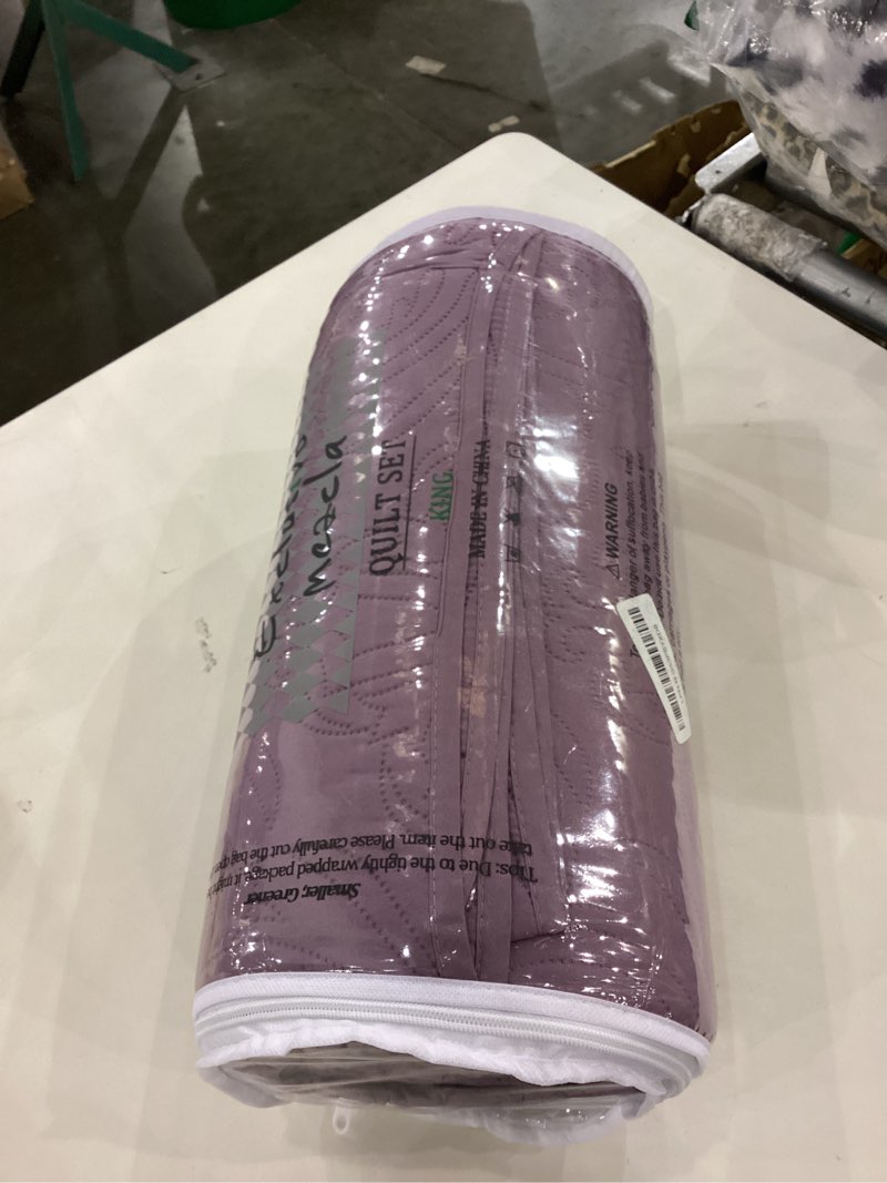 Exclusivo Mezcla King Quilt Bedding Set, Lightweight Soft Bedspreads Coverlets with 2 Pillow Shams, 