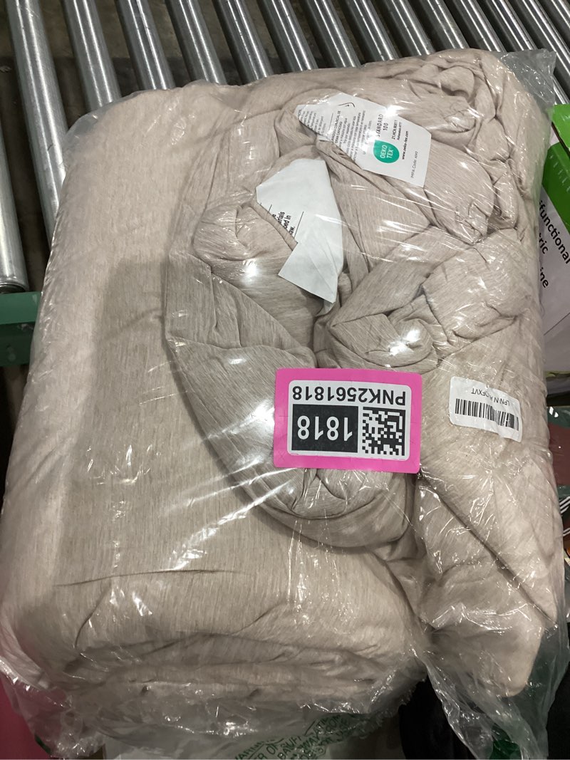 Condition photo showing Good Condition for Bedsure Oversized King Comforter Set - Warm Taupe Soft Bedding for All Seasons, Cationic Dyed Bed Set, 3 Pieces, 1 Oversized King Size Comforter (120"x 98") and 2 Pillow Shams (20"x 36"+2") Oversized King 13 - Warm Taupe