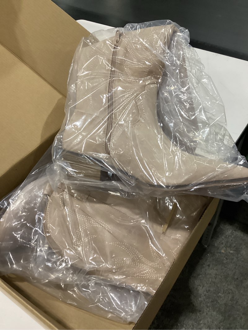 Bigwow womens boots (beige) size 11