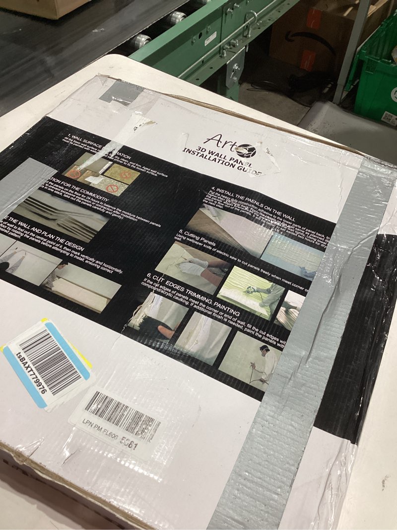 Condition photo showing Good Condition for Art3d 19.7" x 19.7" (Pack of 12) Wall Panel City, Black 19.7" x 19.7" Black 12