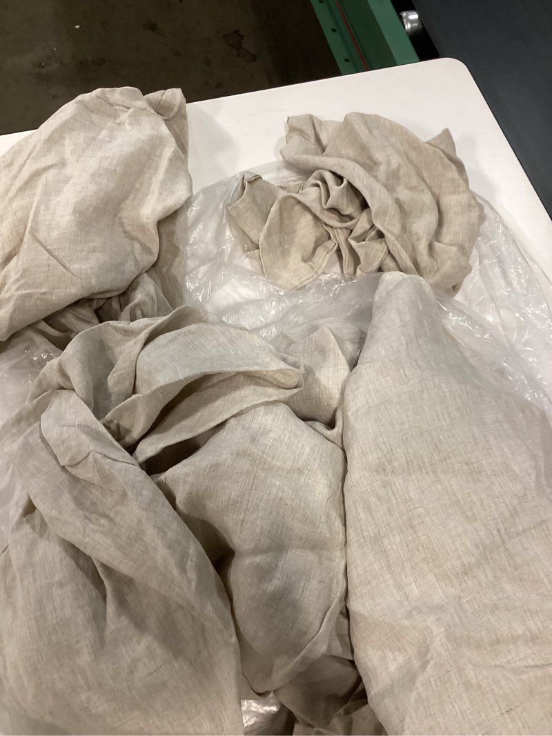 Condition photo showing Good Condition for european linen fitted sheet set, queen, natural chambray