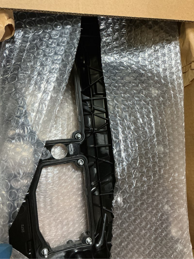 Condition photo showing New/Like New for MITZONE N26 Engine Valve Cover with Gasket Bolts Kit & Oil Cap for BMW 2012/2014-2016 328i 328i xDri