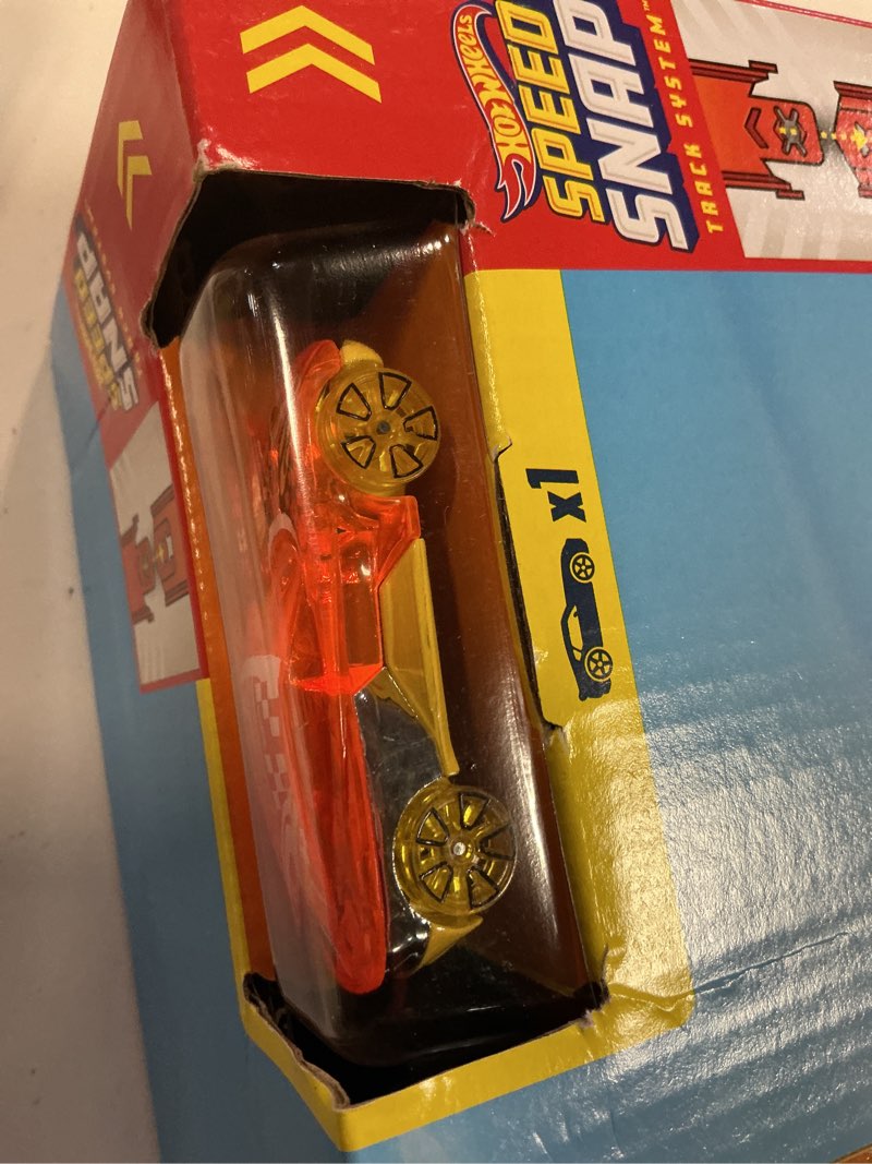 Condition photo showing Good Condition for Hot Wheels Toy Car Track Set, Stunt Track Mid-Air Crash with 1:64 Scale Die-Cast Toy Car, Motorized Booster for Non-Stop Stunting & Racing