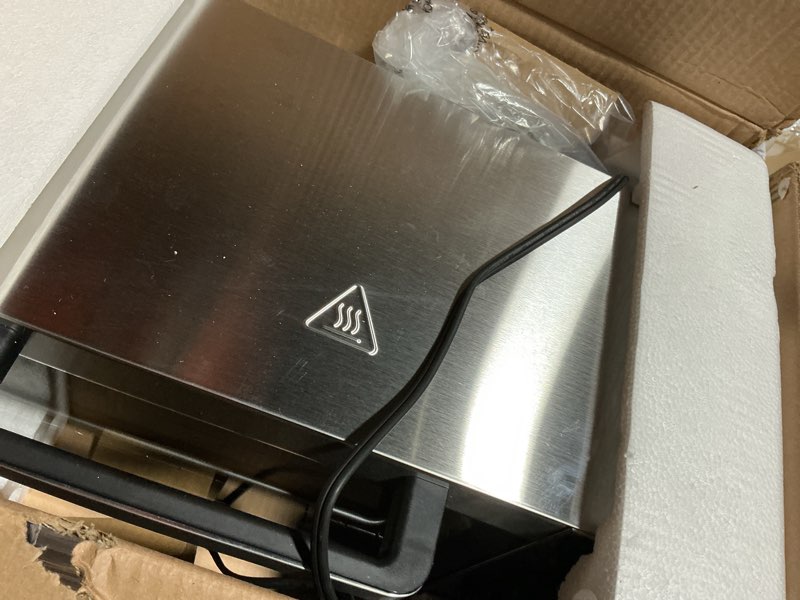 Condition photo showing Good Condition for Hamilton Beach Countertop Toaster Oven & Pizza Maker Large 4-Slice Capacity, Stainless Steel (31401)