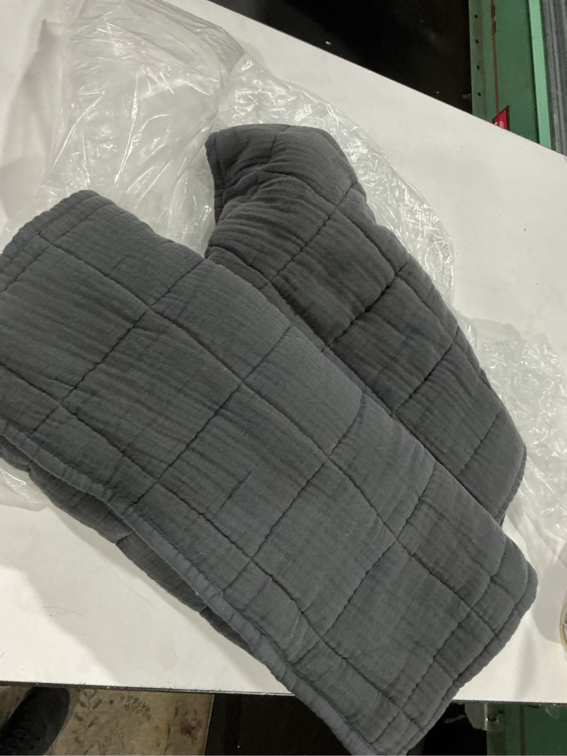 Condition photo showing As Is for organic cotton gauze box quilt sham set king