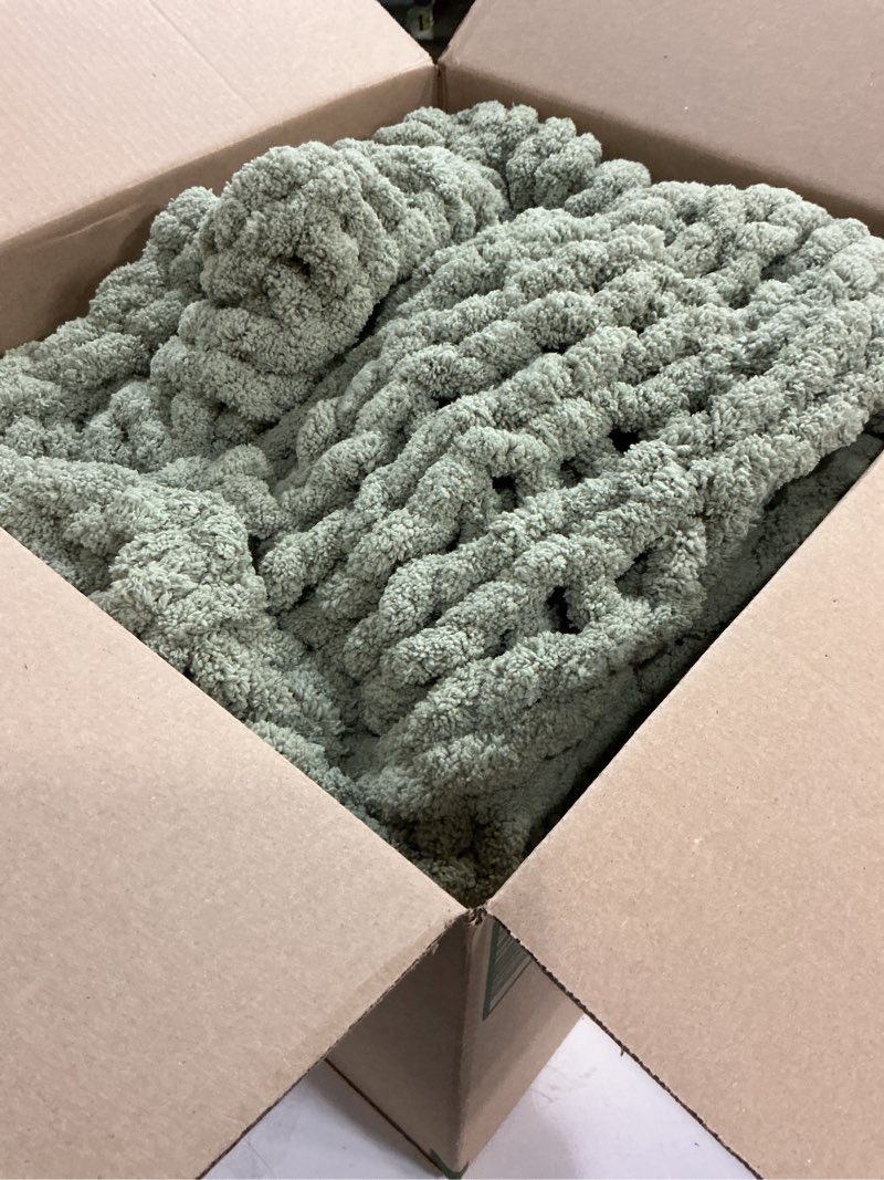 Condition photo showing Good Condition for admitrack chunky knit blanket throw, 100% hand knit chenille throw blanket for sofa & home decor, soft and cozy knitted throw blankets (sage green?40"x50") sage green 40"×50"