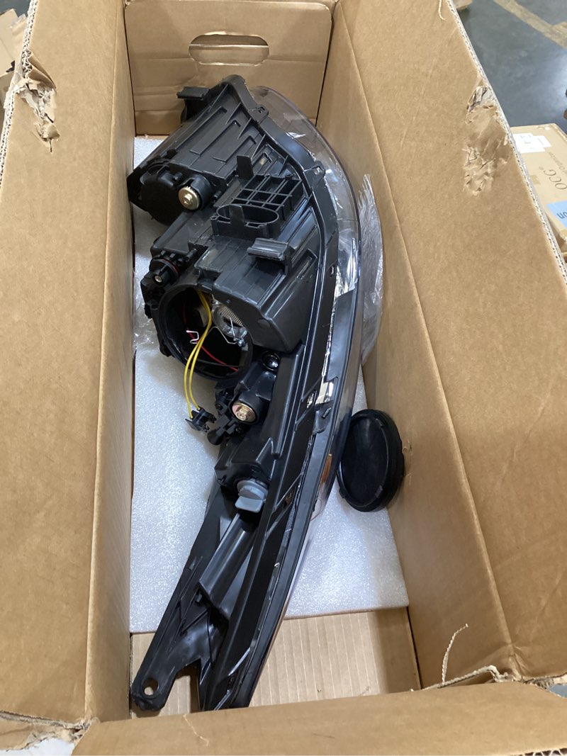 Condition photo showing Good Condition for headlight assembly for hyundai elantra 2011-2013 (all bulbs included), passenger & driver side halogen headlamp with clear lens black housing amber reflector, 1 pair, 92101-3y000 ?hy2503161 2011-2013 elantra