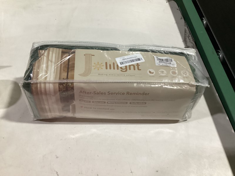 Condition photo showing Good Condition for Untitled Item