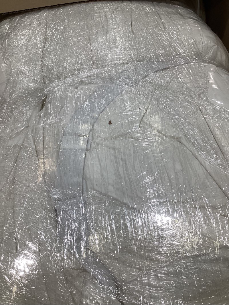 Condition photo showing Good Condition for LeWinBedding 3 Inch Goose Feather Mattress Topper King Size, Thick Featherbed with Adjustable Bands,