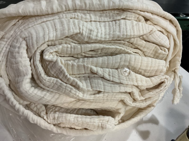 Condition photo showing Good Condition for quince organic cotton gauze duvet cover, king/cal king, undyed