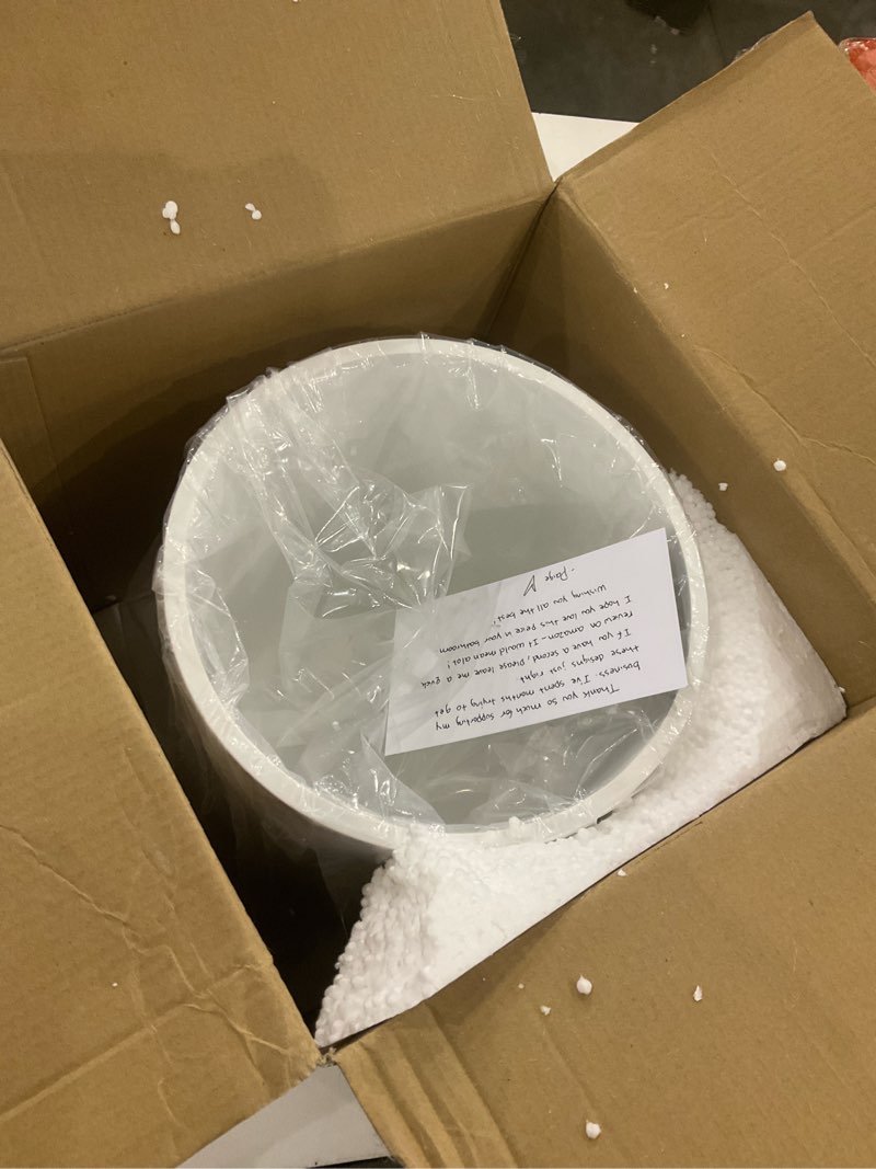 Condition photo showing Good Condition for Matte White Round Compact Trash Can Mini, 2 Gallons / 7.5L Garbage Bin, Tiny Wastebasket for Bathrooms, Office, Under Desk, Bedroom, Laundry Room, Kitchen, Kids Room, and Dorm