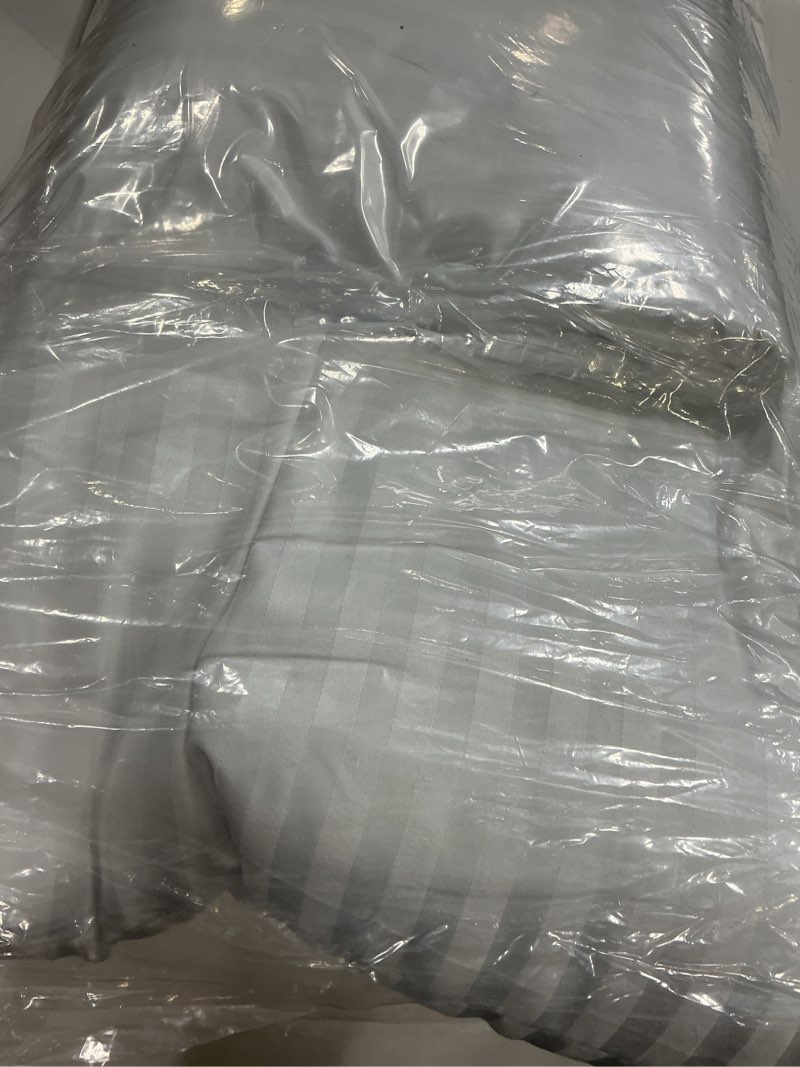 Condition photo showing Good Condition for eiue hotel collection bed pillows for sleeping 2 pack queen size?pillows for side and back sleepers,super soft down alternative microfiber filled pillows,20 x 30 inches white queen (pack of 2)