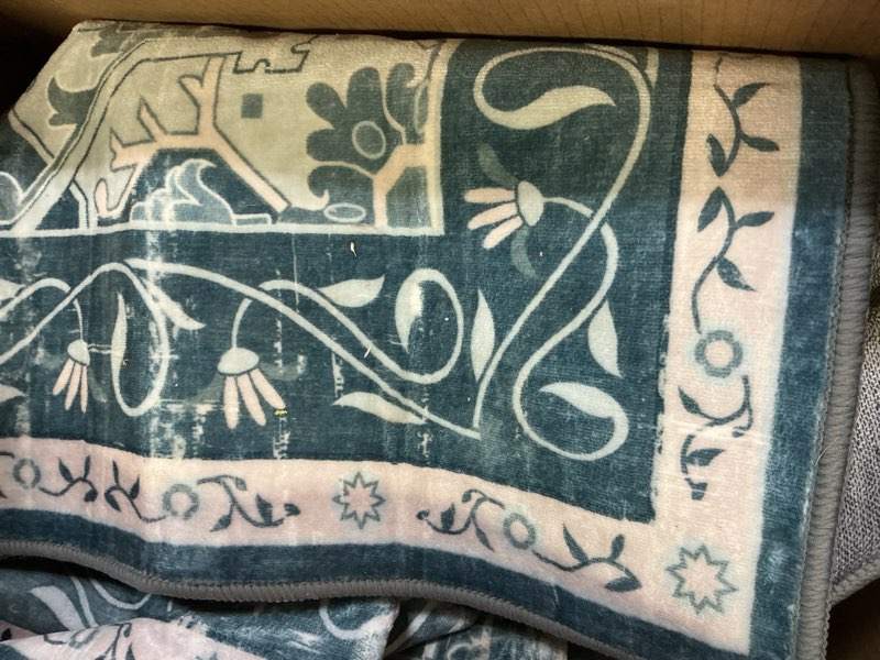 7 Feet Vintage Print  Pattern, Machine Washable Non-Slip Floor Carpet,