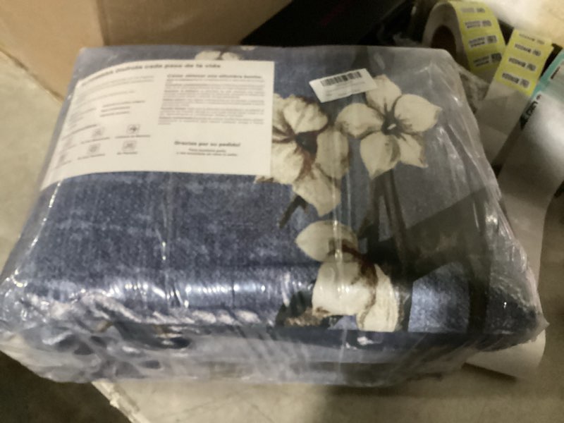 Condition photo showing New/Like New for 8x10 area rugs for living room, oriental floral birds large washable rug for bedroom, soft low pile non slip carpet for dining room kids room farmhouse office home decor, blue 8' x 10' (rectangular) blue