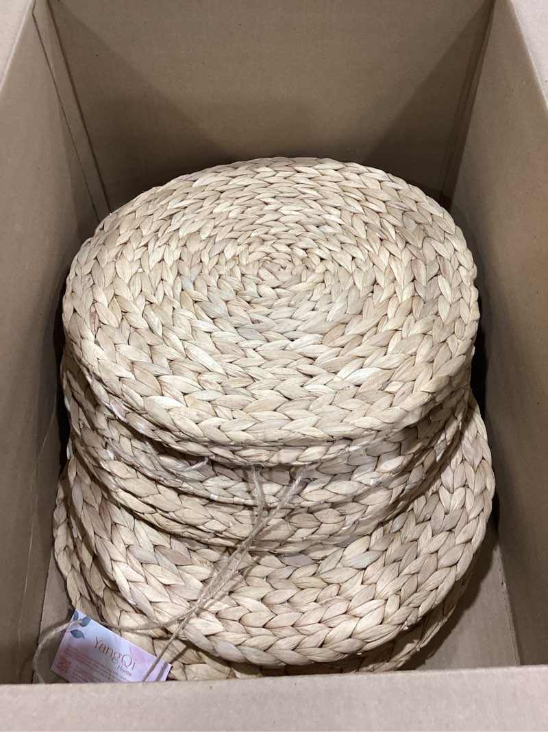 Condition photo showing Good Condition for 10 pack, round woven placemats, natural water hyacinth place mats, braided straw table mats for dining table, christmas placemats (13.8 inch) natural 13.8 inch (set of 10)