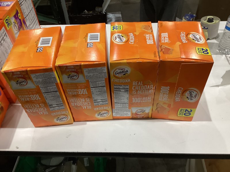 Condition photo showing New/Like New for Goldfish Cheddar Cheese Crackers  Baked Snack Crackers  1 oz on-The-Go Snack Packs  20 Count Box