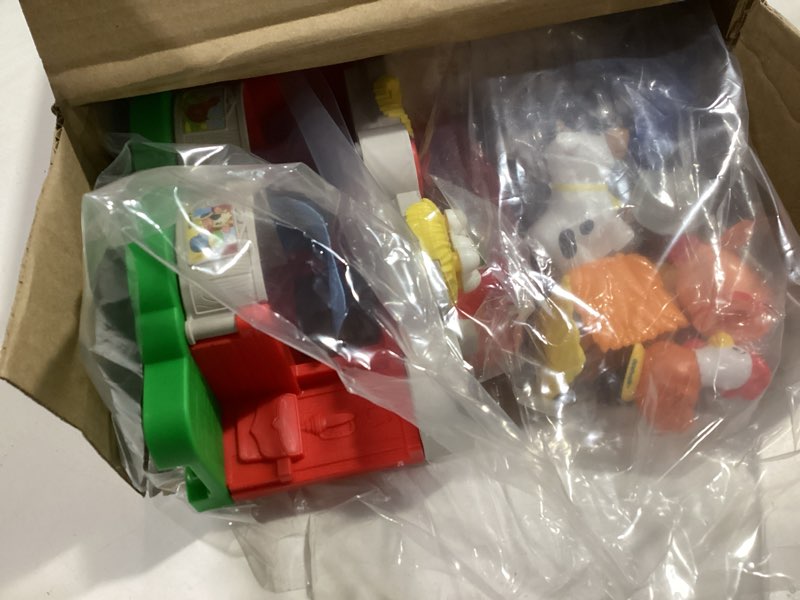 Condition photo showing Good Condition for Fisher-Price Little People Toddler Learning Toy Caring for Animals Farm Playset with Smart Stages for Pretend Play Kids Ages 1+ years (Amazon Exclusive)