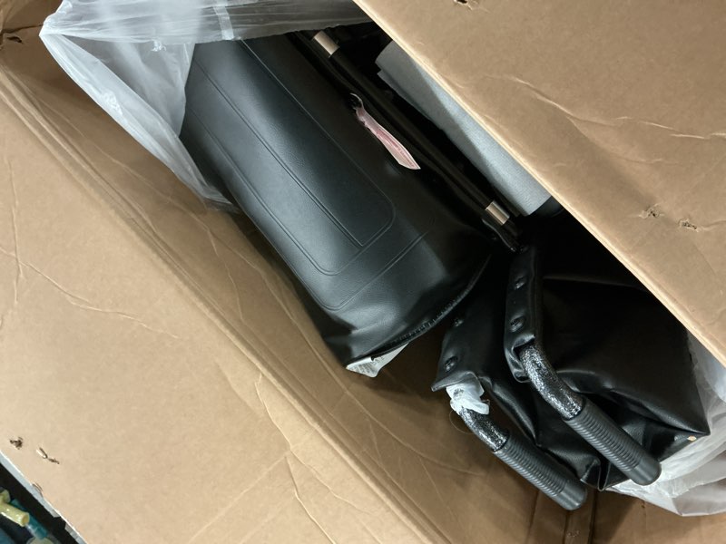 Condition photo showing Good Condition for 22" bariatric wheelchair, removable desk-length armrests and swing-away foot rests