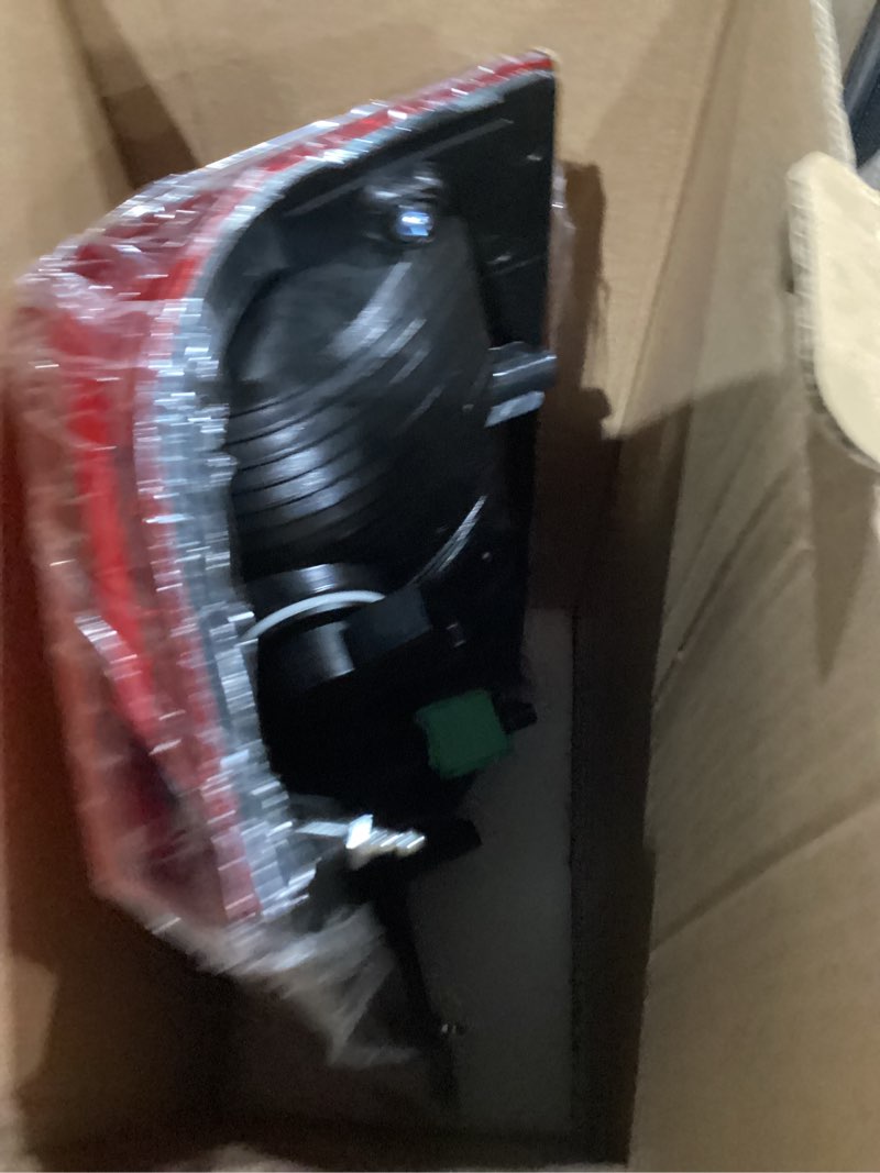 Condition photo showing Good Condition for USA Type Halogen Tail Light Non-Blind Spot Assembly Compatible With 2023 2024 Ford F250 F350 Super Duty Outer Rear Light W/o Blind Spot Left Driver Side Replacement PC3Z-13504-D