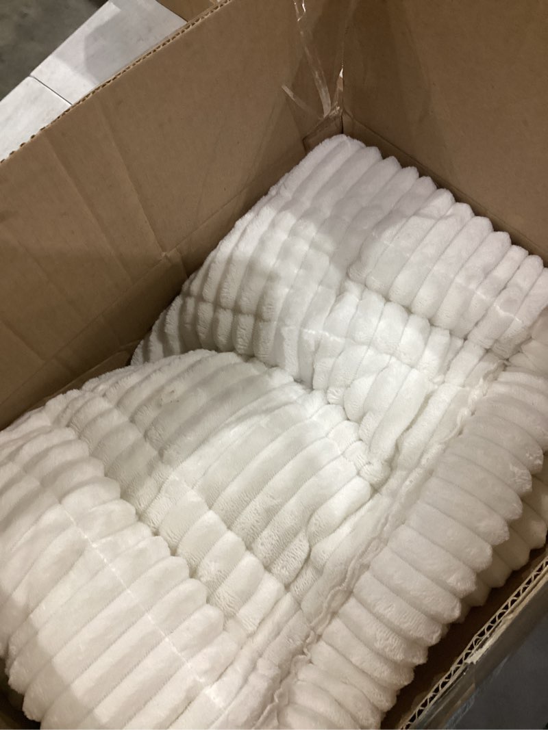 Condition photo showing Good Condition for Couch Cover for Dogs Washable, Fuzzy Pet Couch Covers for 3 Cushion Sofa Pet Friendly, Non Slip Sofa Cover (White, 27.6" x 59"/70 x 150cm) White 27.6" x 59"/70 x 150cm