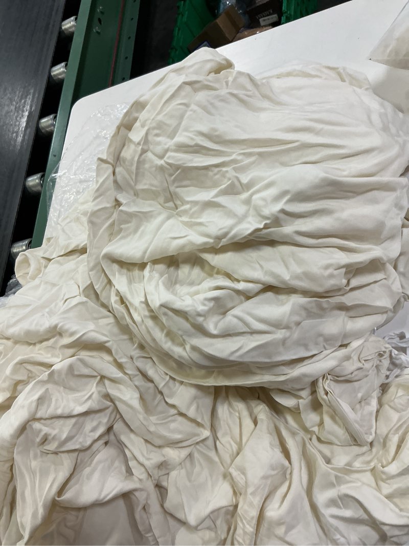 Condition photo showing As Is for bamboo duvet cover set solid: ivory size: full/queen set: with sham set 