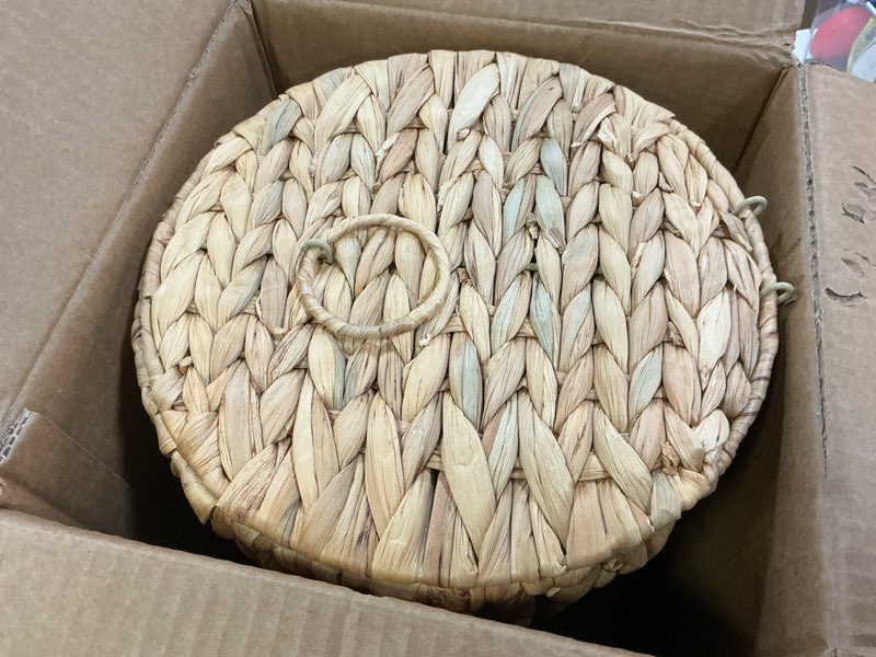 Condition photo showing Good Condition for 4 Gallon Wicker Trash Can with Lid, Small Bathroom Trash Can, Water Hyacinth Woven Waste Basket, Rattan Boho Decorative Garbage Can with Removable Liner for Bedroom, Home Office (Round,Natural)