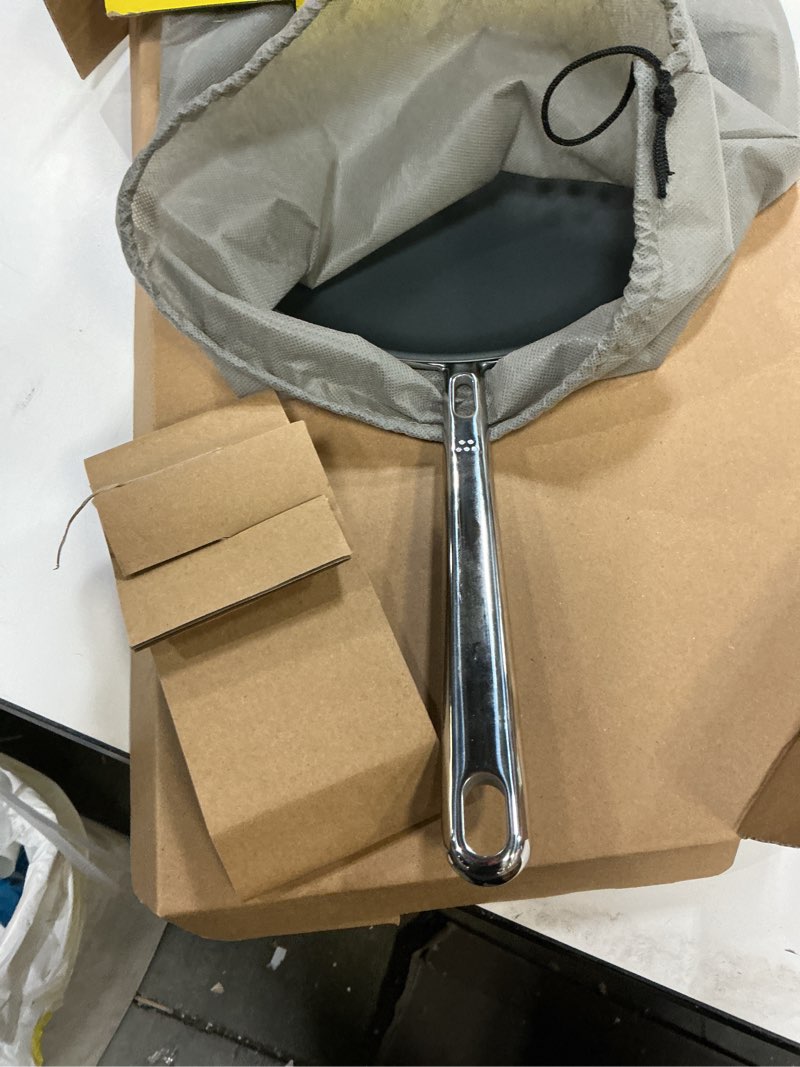 Condition photo showing Good Condition for Misen Carbon Nonstick™ Frying Pan – Carbon Steel Pan, Naturally Nonstick No-Coating Surface, Ultra-Durable & Oven-Safe, Induction & Gas Compatible - 10 Inch