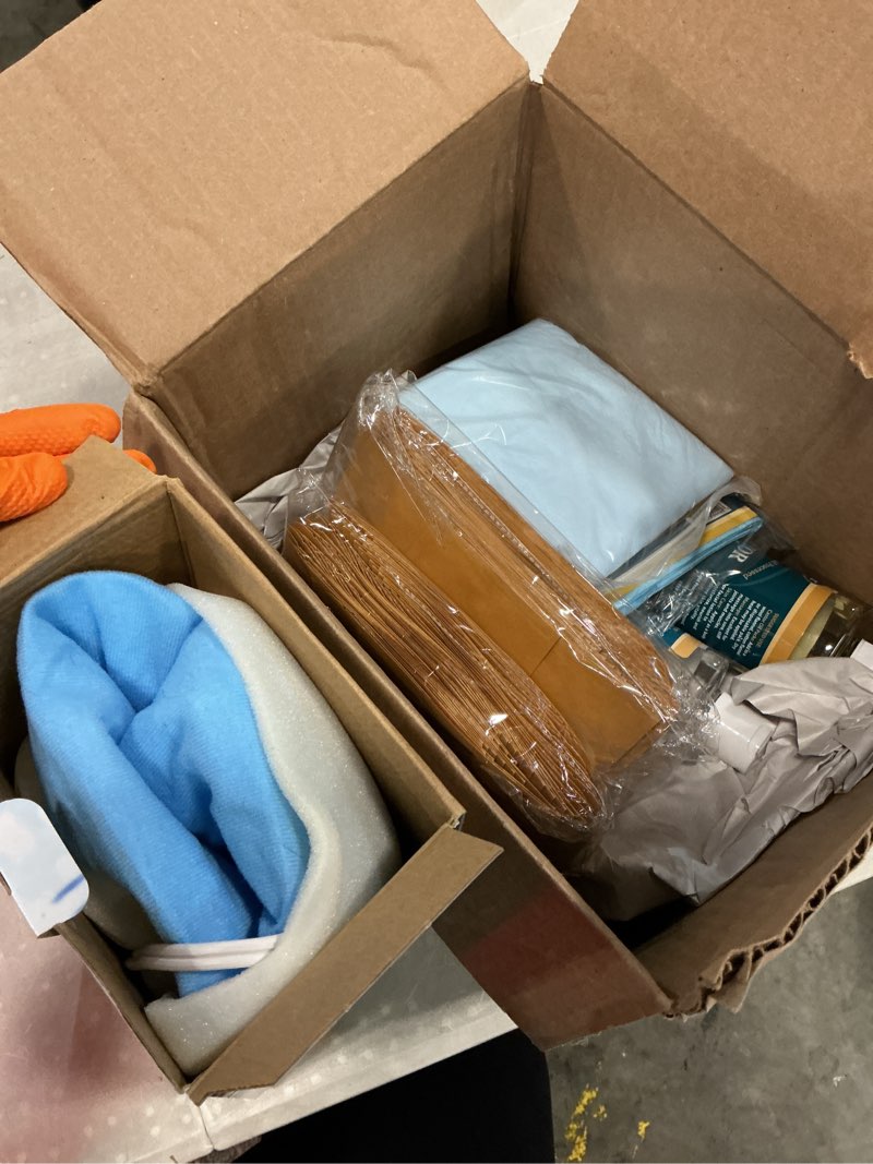 Condition photo showing As Is for baar castor oil packs kit: heating pad with auto shut off; cold pressed, cold processed, hexane free, palma christi castor oil; reusable, unbleached wool flannel cloth; & disposable castor oil packs