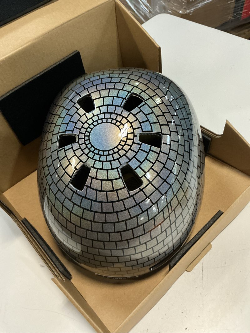 Condition photo showing Good Condition for nutcase helmet stayin  alive w/mips (street)