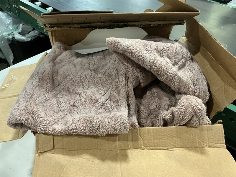 Condition photo showing As Is for bedsure fluffy flannel duvet cover set - faux fur comforter cover king size, blush pink  warm plush bedding for winter, 3-piece set with zipper closure (104\"x90\") and 2 pillow shams 01 - blush pink (no comforter) king (104\" x 90\")
