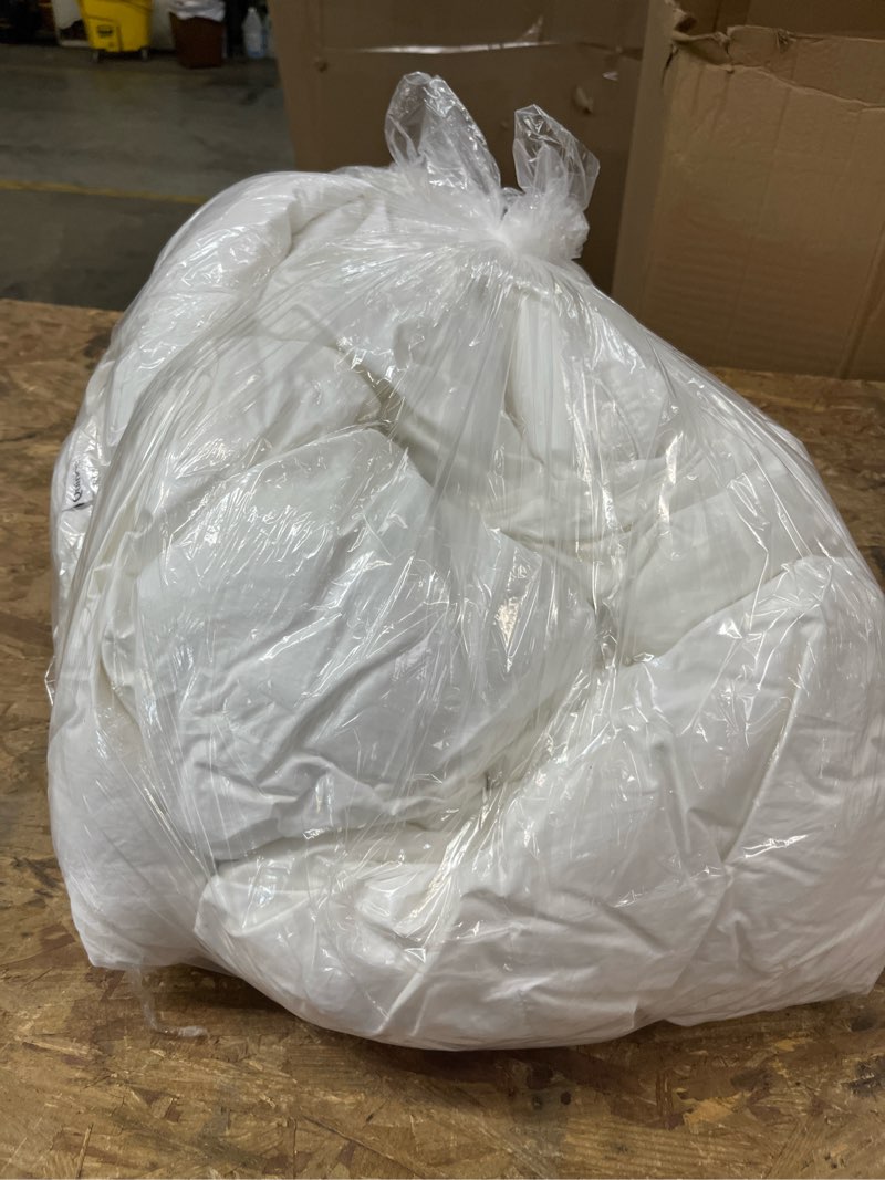 Condition photo showing Good Condition for all-season premium down alternative comforter, king/cal king, white