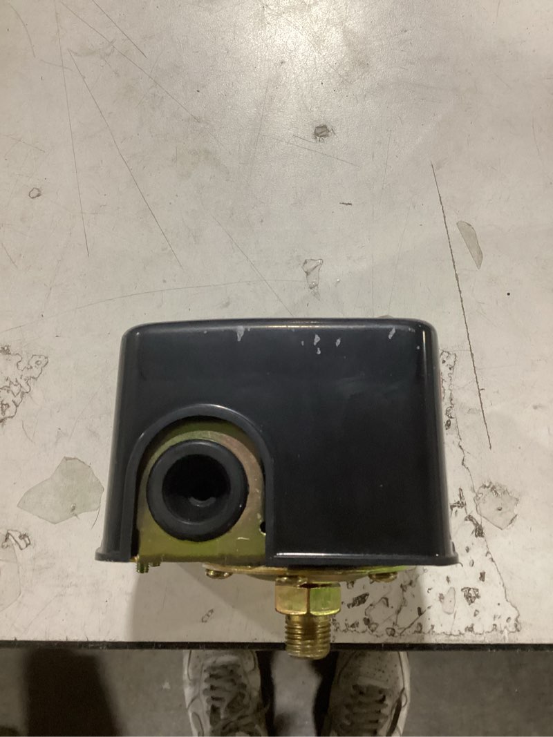 Condition photo showing Good Condition for H2OPRO 30/50 -PSI Polyethylene Pressure switch