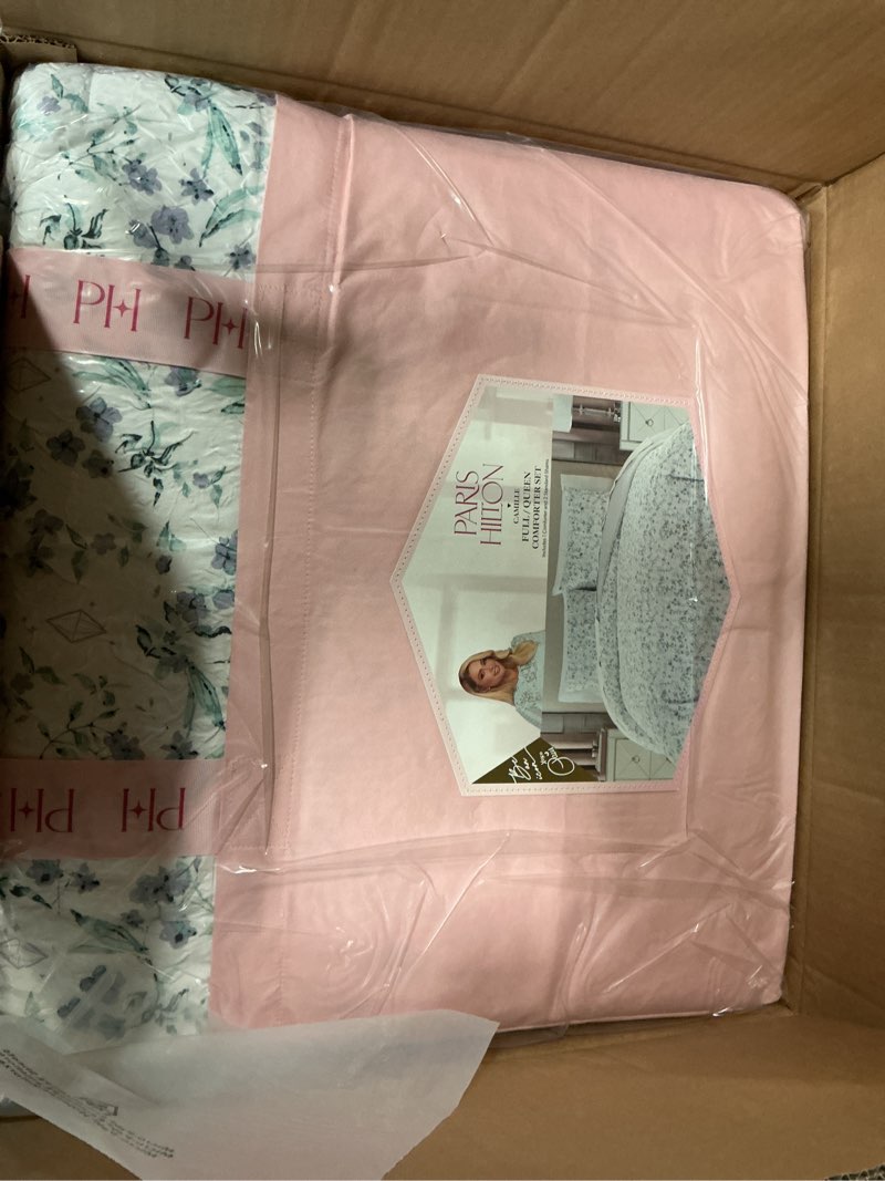 Condition photo showing New/Like New for paris hilton camille lilac grey floral quilt set, full/queen , reversible 2-piece bedding, lightweight