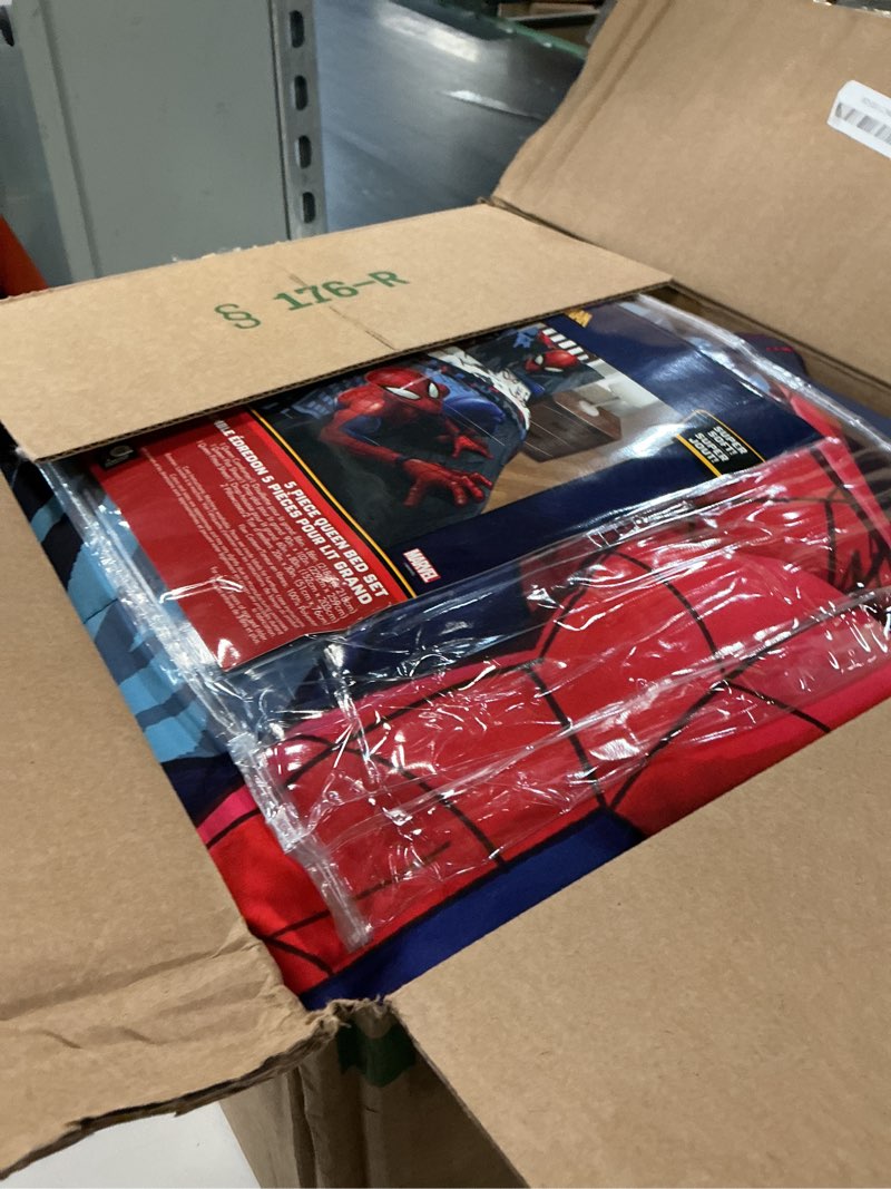 Condition photo showing Good Condition for jay franco marvel spiderman crawl 5 piece queen bed set - includes reversible comforter & sheet set bedding - super soft fade resistant microfiber (official marvel product)