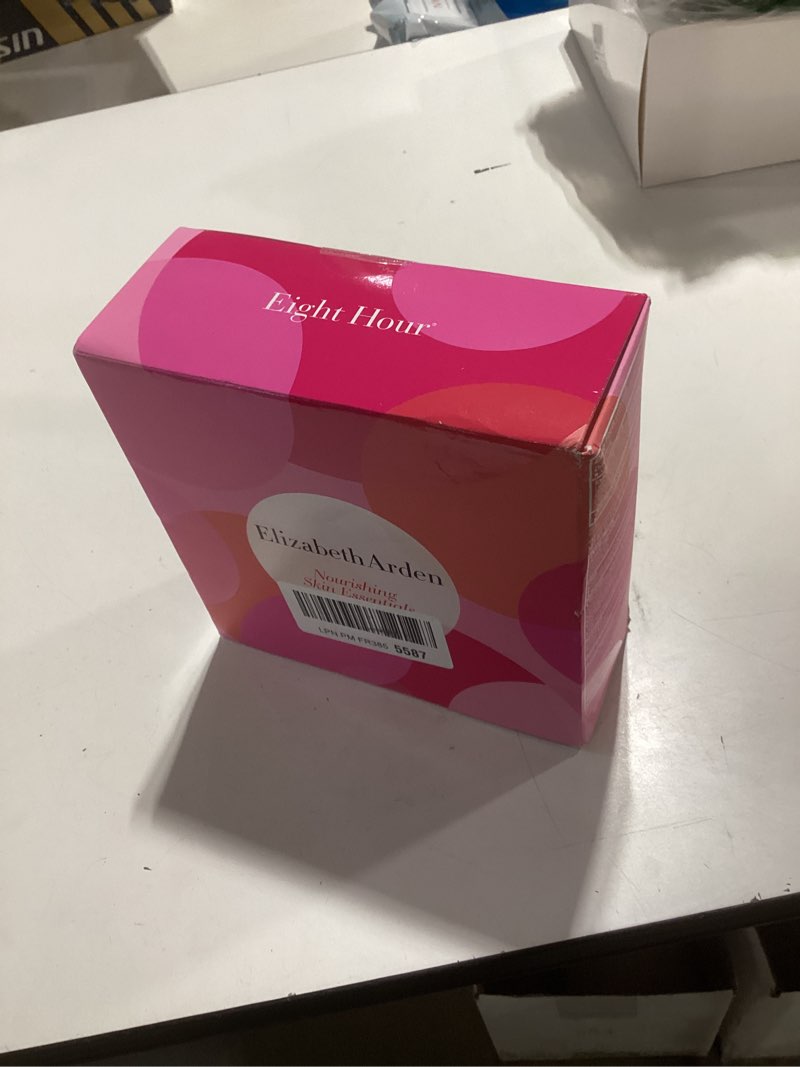 Condition photo showing New/Like New for elizabeth arden eight hour 3-piece skin care gift set for women, includes eight hour skin protectant, lip protectant, & hand cream treatment