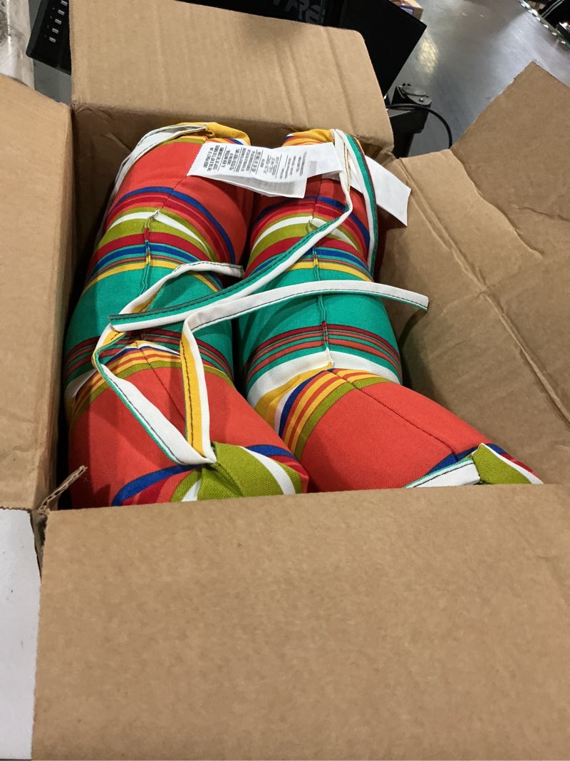 Condition photo showing Good Condition for pillow perfect outdoor/indoor westport spring tufted seat cushions (square back), 19" x 18.5", multicolored 2 pack tufted seat cushions, (square back), 19" x 19"