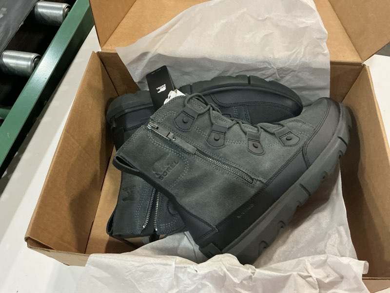 Condition photo showing New/Like New for sorel explorer™ boot dual zip waterproof 11 black/jet