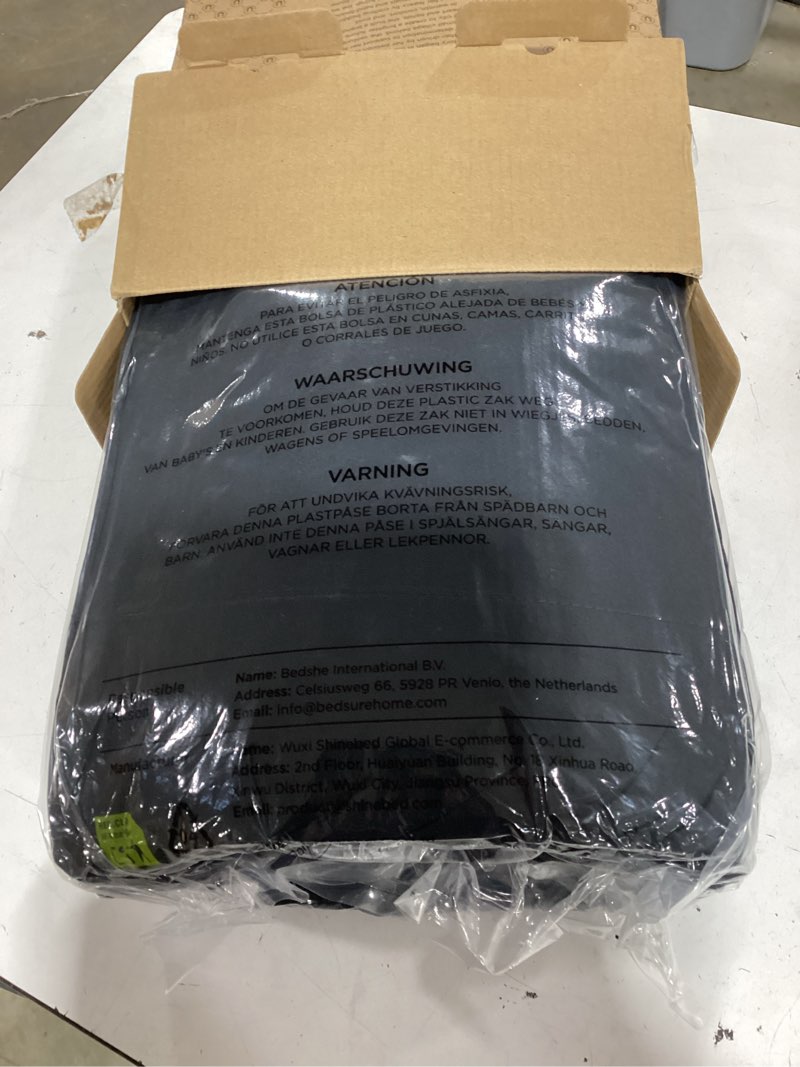 Condition photo showing Good Condition for bedsure comforter duvet insert - quilted comforters king size, all season duvet, gentlesoft down alternative bedding, with 8 tabs, gifts for women/men, black, king 90 x 102 inches king black