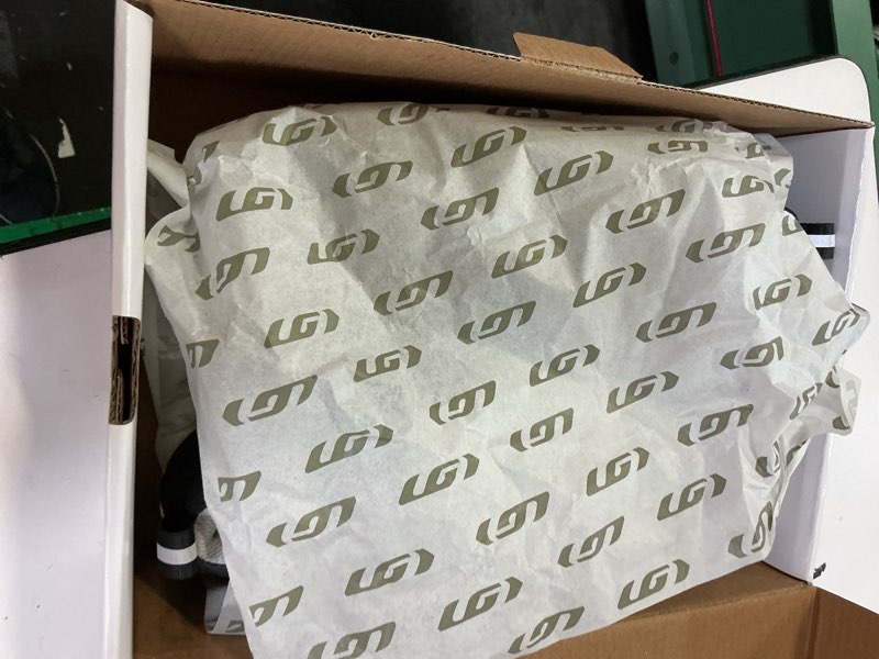 Condition photo showing New/Like New for garneau women's deville shoes’ 40