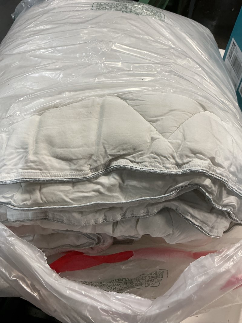 Condition photo showing As Is for Bamtek 100% Viscose Derived from Bamboo Comforter, Cooling Comforter, Duvet Insert, Breathable, Extra Fluffy, Lightweight Comforters, King Size White King