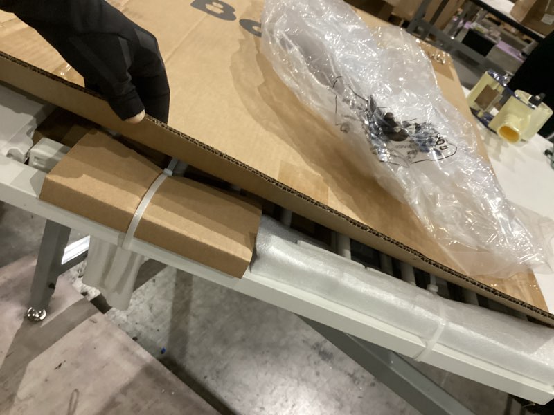 Condition photo showing Good Condition for babelio safety gate door fits for stairs, narrow and wide doorways with auto close, easy install, no drilling, pressure mounted for baby, child, pets, dog/puppy, 26''-40'', white white 30"tall 26"-40" wide