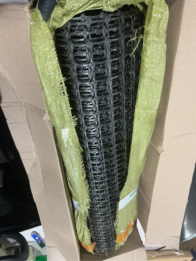 Condition photo showing Good Condition for garden fence animal barrier, outdoor safety fencing roll for dogs ickens cats, reusable plastic safety construction screen 